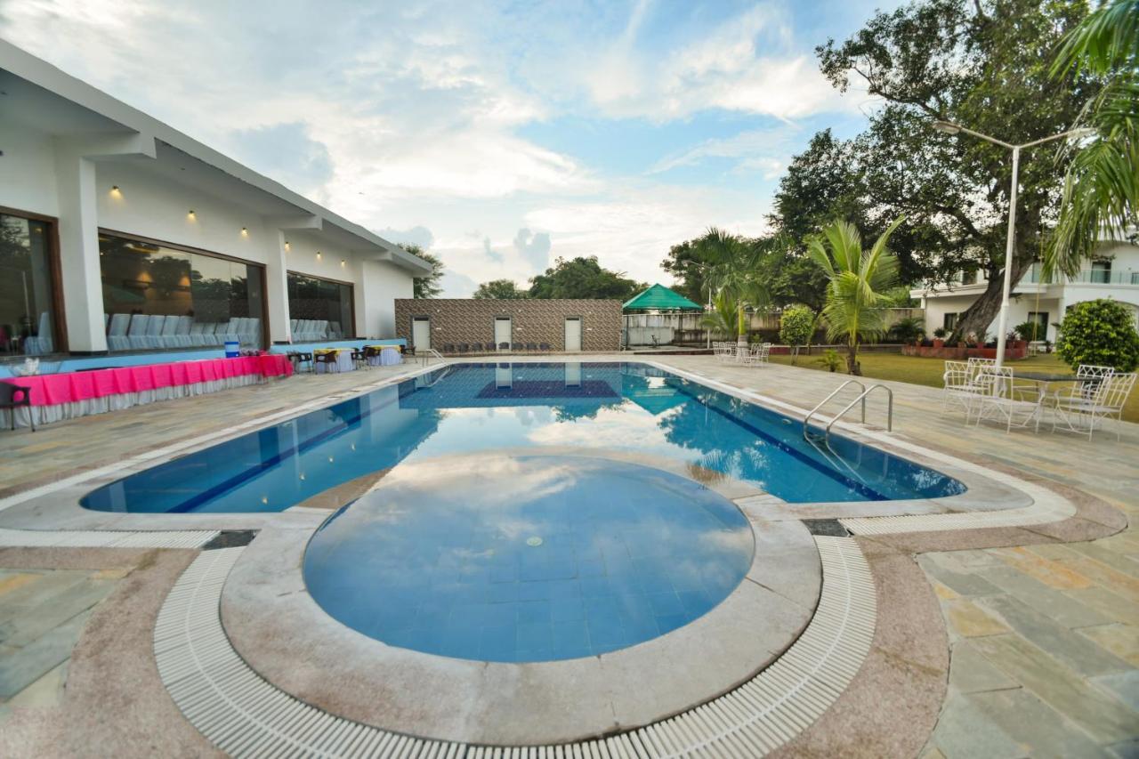 Palette - The Elegance Resort Chittorgarh 외부 사진